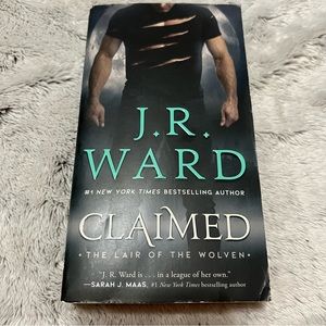 🌴Claimed by J.R. Ward Paperback Book